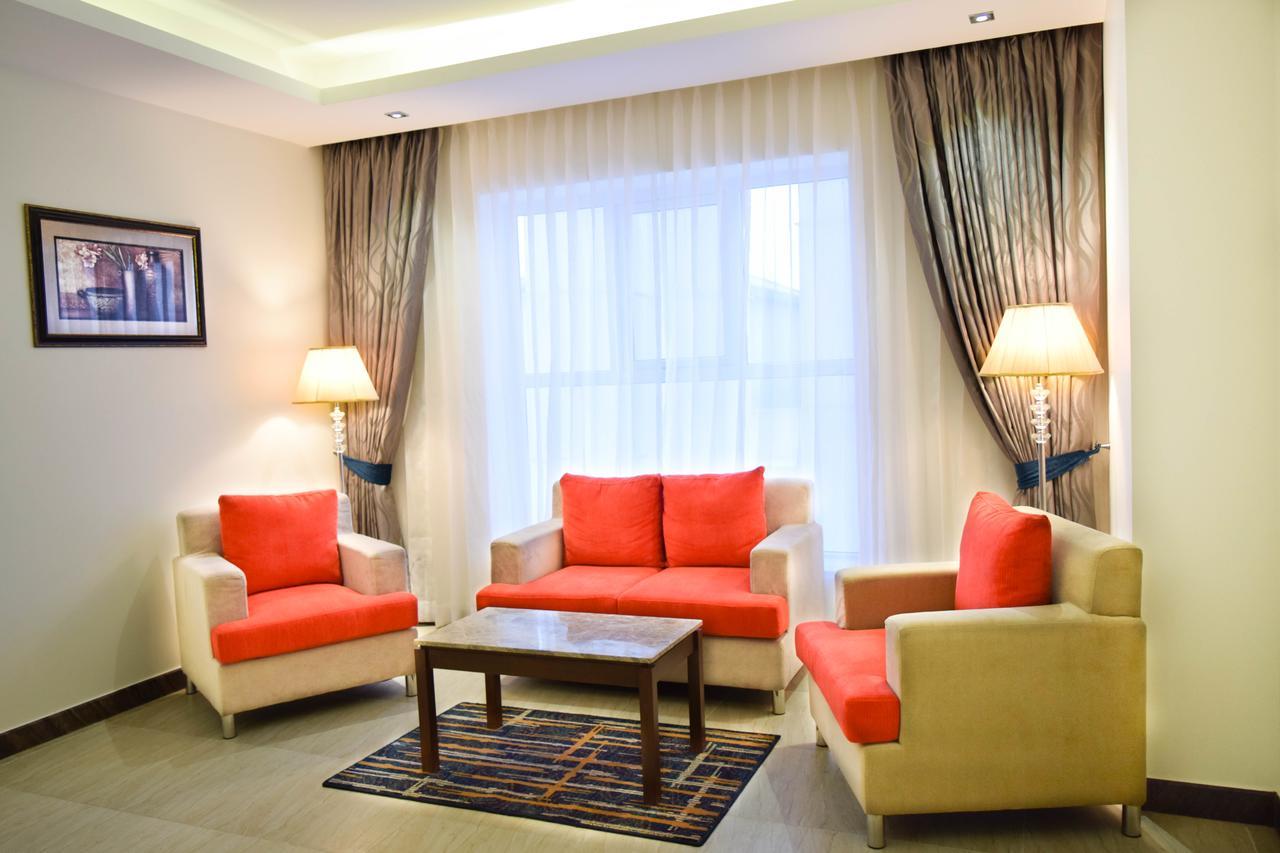 อาร์จี รอยัล โฮเต็ล แอนด์ คอนเวนชั่น เซ็นเตอร์ Hotel บังกาลอร์ ภายนอก รูปภาพ