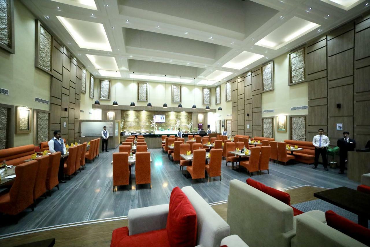 อาร์จี รอยัล โฮเต็ล แอนด์ คอนเวนชั่น เซ็นเตอร์ Hotel บังกาลอร์ ภายนอก รูปภาพ