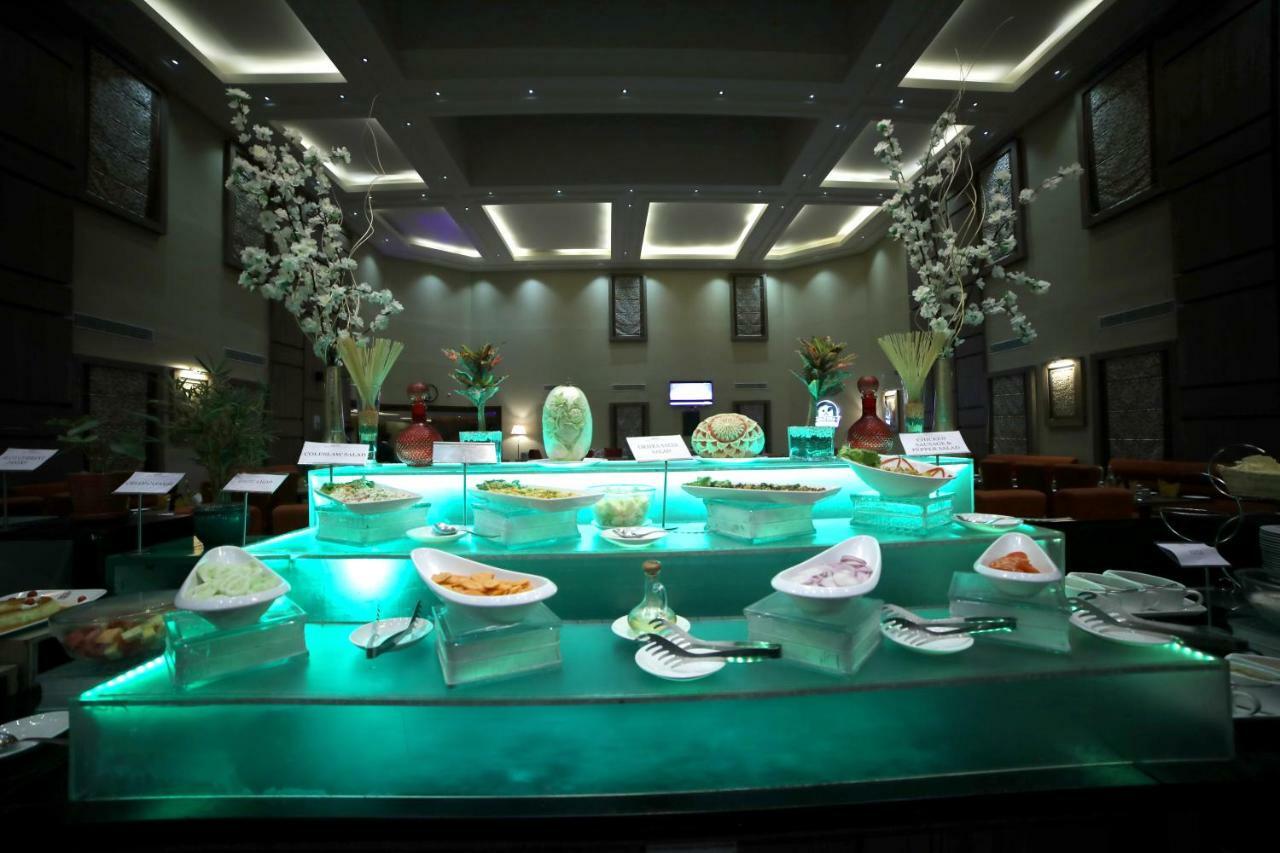 อาร์จี รอยัล โฮเต็ล แอนด์ คอนเวนชั่น เซ็นเตอร์ Hotel บังกาลอร์ ภายนอก รูปภาพ